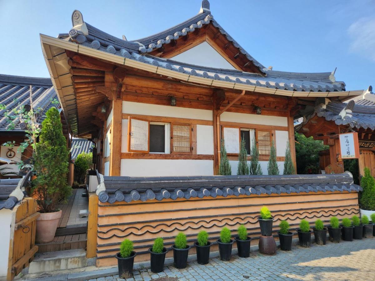 Beautiful House Hotel Jeonju Eksteriør billede